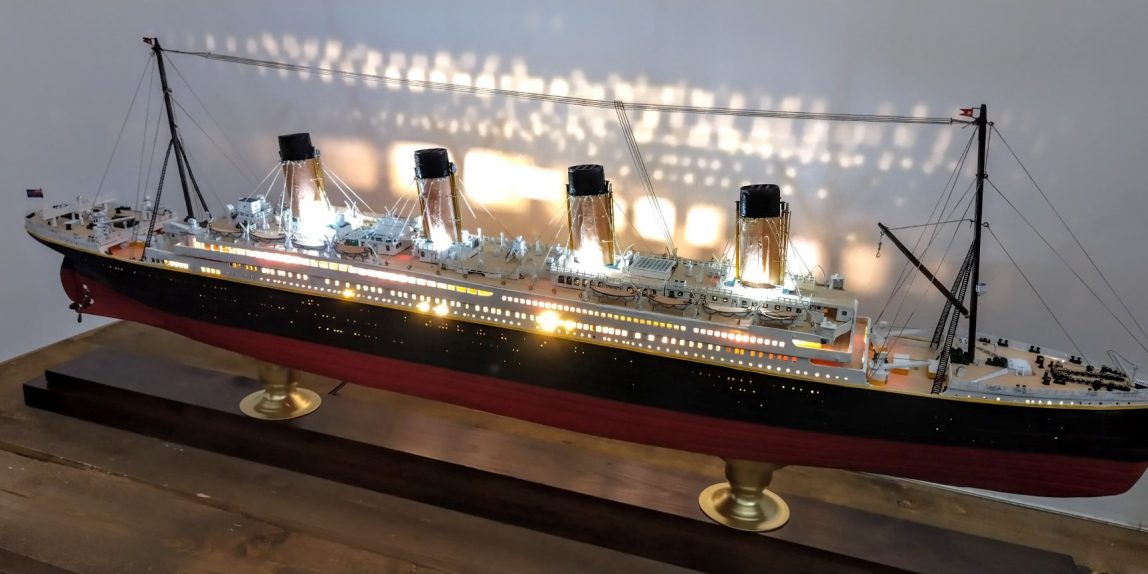 Occre Titanic model